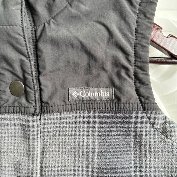- Xs  Columbia fleece vest - Picture 2 of 10
